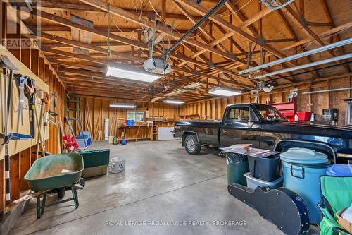 3298 Perth Road, South Frontenac, ON - Indoor Photo Showing Garage