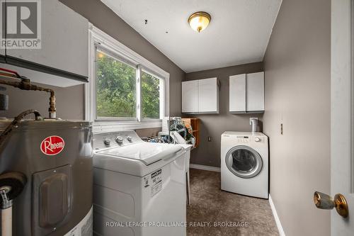 3298 Perth Road, South Frontenac, ON - Indoor Photo Showing Laundry Room
