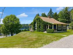 242 Fiander RD Saint Andrews, NB E5B 3M6
