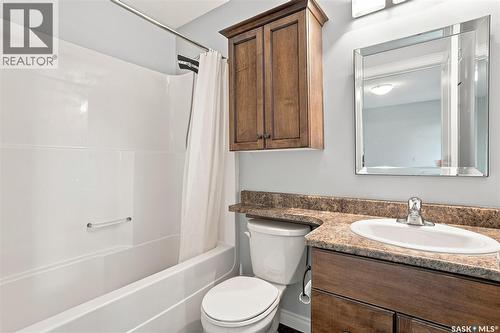 318 Lucyk Crescent, Saskatoon, SK - Indoor Photo Showing Bathroom