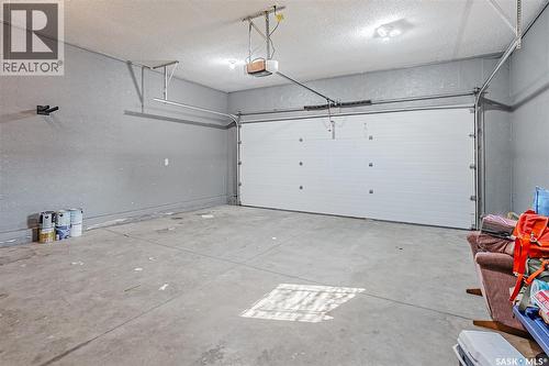 318 Lucyk Crescent, Saskatoon, SK - Indoor Photo Showing Garage