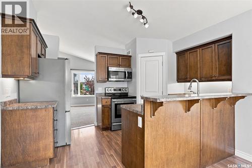 318 Lucyk Crescent, Saskatoon, SK - Indoor Photo Showing Kitchen
