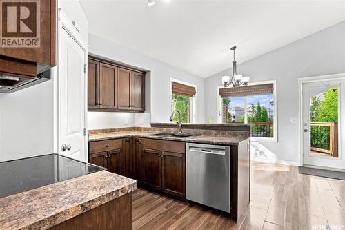 318 Lucyk Crescent, Saskatoon, SK - Indoor Photo Showing Kitchen With Double Sink