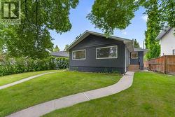 319 37 Street SW  Calgary, AB T3C 1R5