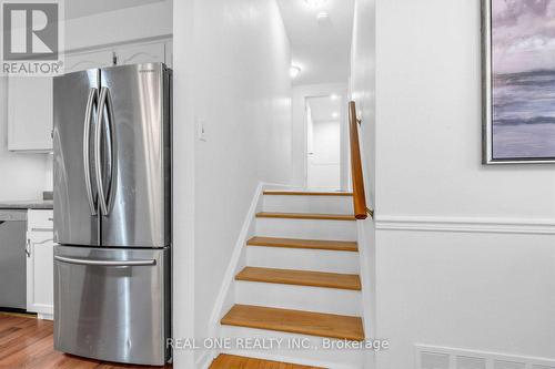 10 Devins Drive, Aurora, ON - Indoor