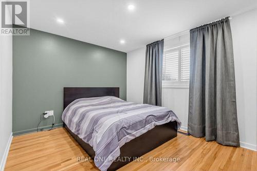 10 Devins Drive, Aurora, ON - Indoor Photo Showing Bedroom