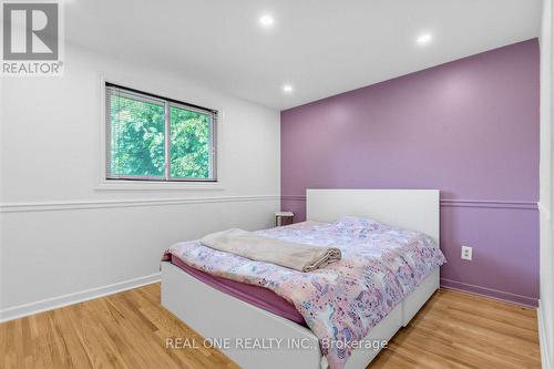 10 Devins Drive, Aurora, ON - Indoor Photo Showing Bedroom