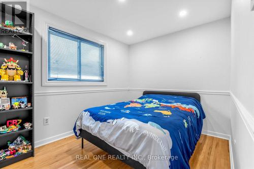 10 Devins Drive, Aurora, ON - Indoor Photo Showing Bedroom