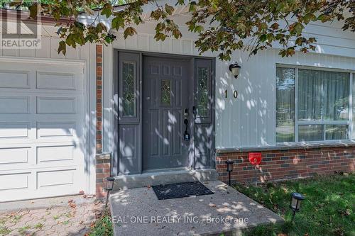 10 Devins Drive, Aurora, ON - Outdoor