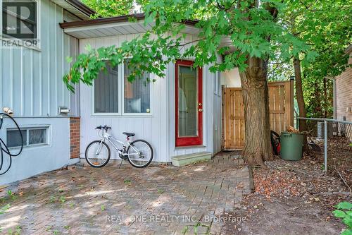 10 Devins Drive, Aurora, ON - Outdoor