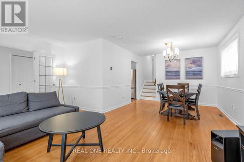 10 Devins Drive, Aurora, ON - Indoor