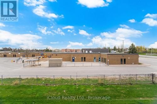 208 - 295 Cundles Road E, Barrie, ON 