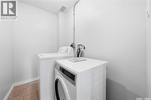 26 2 Summers Place, Saskatoon, SK - Indoor Photo Showing Laundry Room