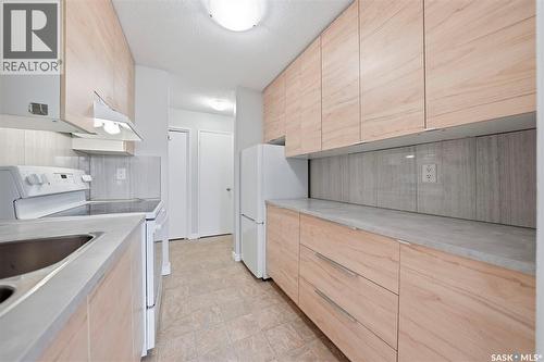 26 2 Summers Place, Saskatoon, SK - Indoor Photo Showing Kitchen