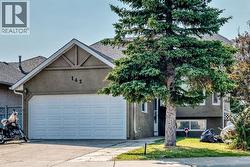 143 Applewood Drive SE  Calgary, AB T2A 7B8