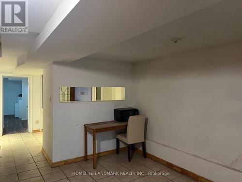231 CLINTON STREET , Toronto, Ontario M6G 2Y4 2