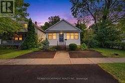 22 MILDRED AVENUE  St. Catharines, ON L2R 6J1