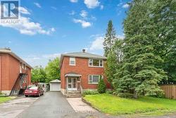 1 - 964 BAKERVALE DRIVE  Ottawa, ON K1Z 6N5