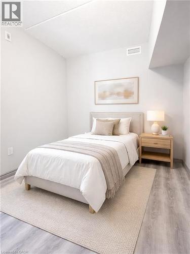 275 LARCH Street Unit# F212 , Waterloo, Ontario N2L 3R2 4