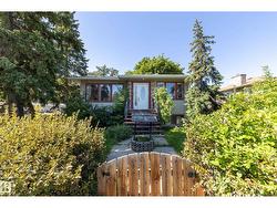 12022 127 ST NW  Edmonton, AB T5L 0Z4