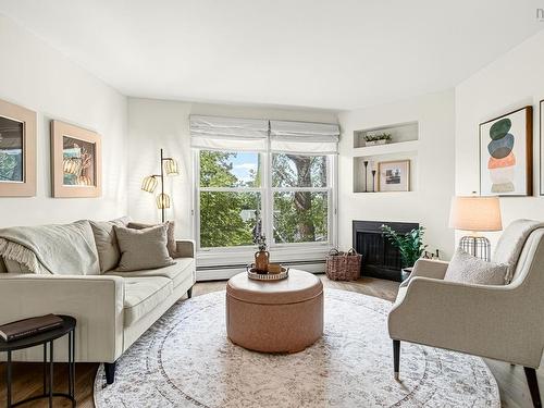 46 Old Ferry Road, Dartmouth, NS - Indoor Photo Showing Living Room With Fireplace