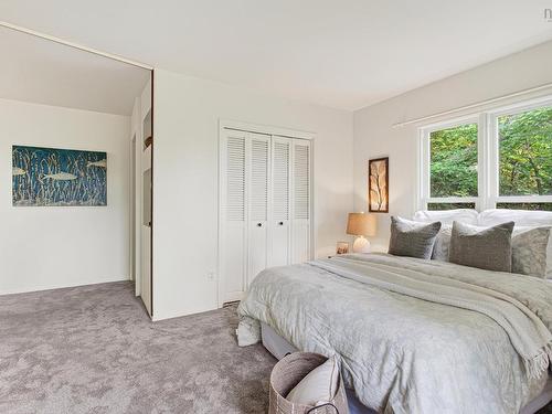 46 Old Ferry Road, Dartmouth, NS - Indoor Photo Showing Bedroom