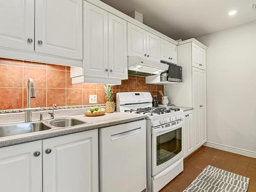46 Old Ferry Road, Dartmouth, NS - Indoor Photo Showing Kitchen With Double Sink
