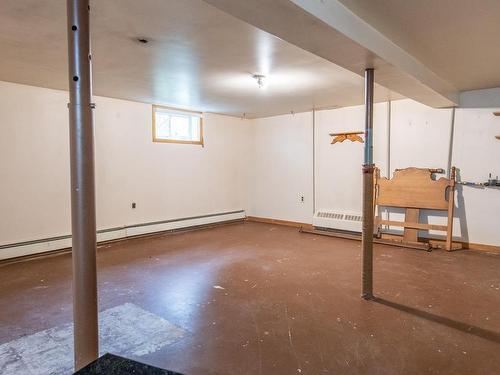 102 Parade Street, Yarmouth, NS - Indoor