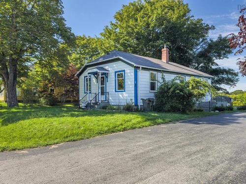 102 Parade Street, Yarmouth, NS - Outdoor