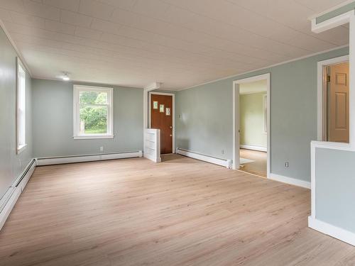 102 Parade Street, Yarmouth, NS - Indoor Photo Showing Other Room