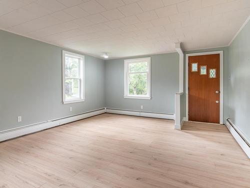 102 Parade Street, Yarmouth, NS - Indoor Photo Showing Other Room