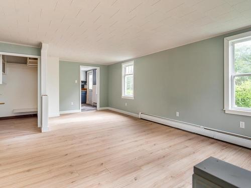 102 Parade Street, Yarmouth, NS - Indoor Photo Showing Other Room