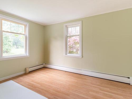102 Parade Street, Yarmouth, NS - Indoor Photo Showing Other Room