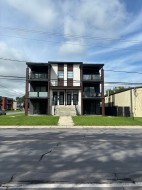210 Rue Jacques-Cartier S.  Saint-Jean-Sur-Richelieu, QC J3B 4J2