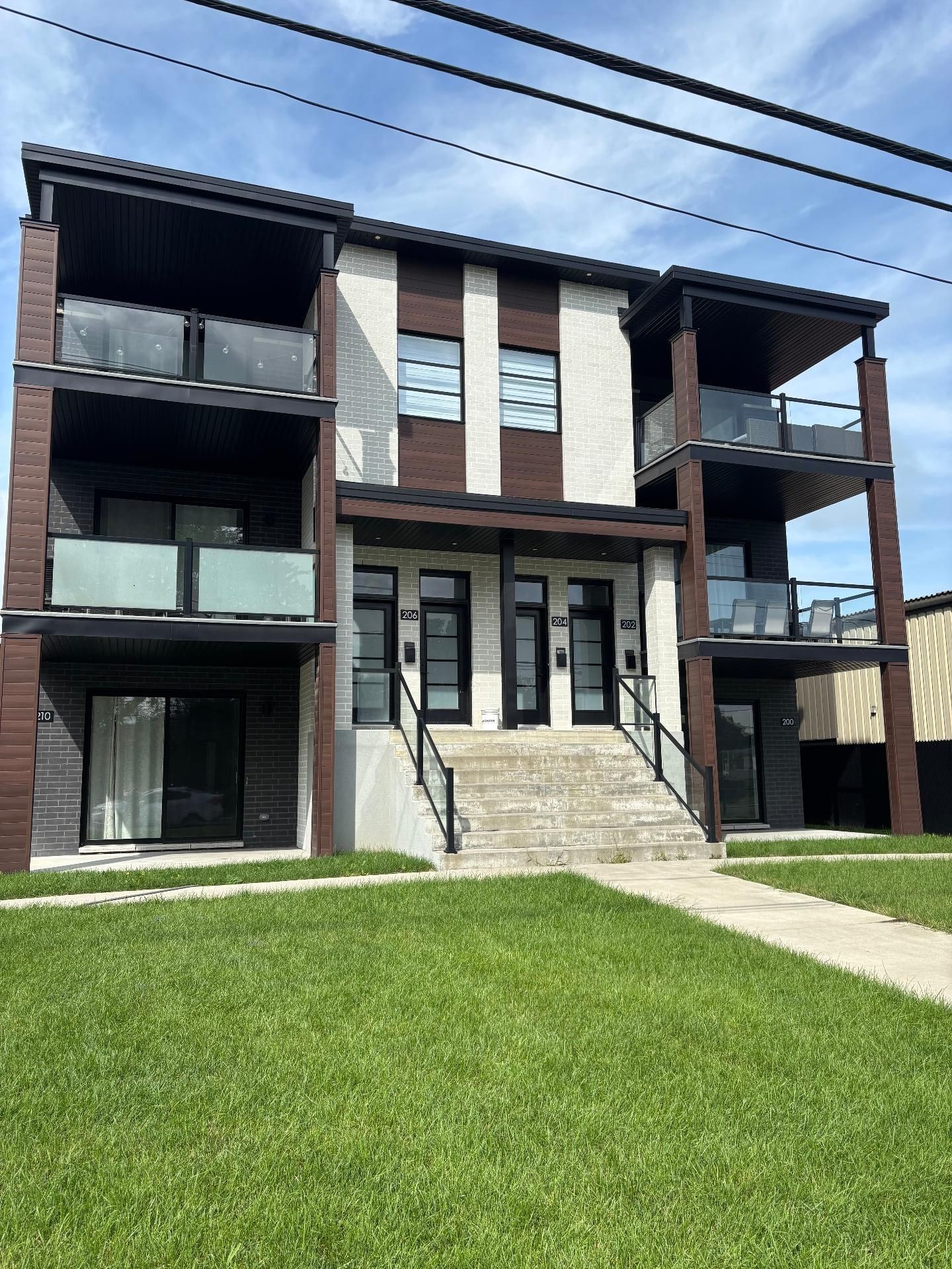 210 Rue Jacques Cartier S — photo 2
