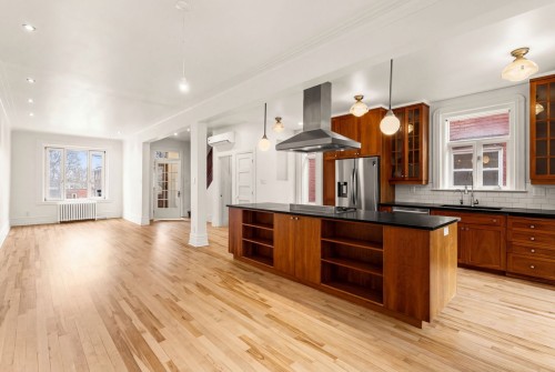 Cuisine - 74 Av. Mcnider, Montréal (Outremont), QC - Indoor Photo Showing Kitchen With Upgraded Kitchen