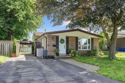 821 Krosno Boulevard  Pickering, ON L1W 1G7
