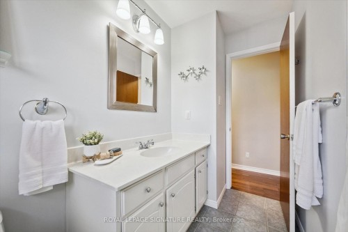 590 Fern Road, Waterloo, ON - Indoor Photo Showing Bathroom