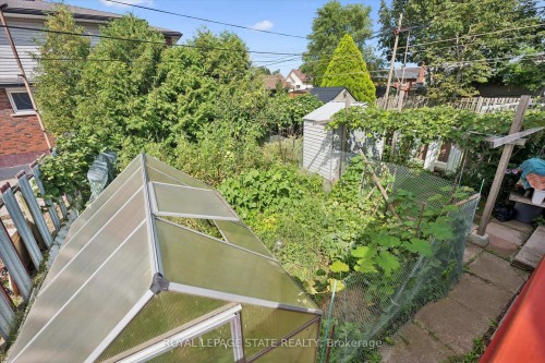 1873 Main Street E, Hamilton, ON - Outdoor
