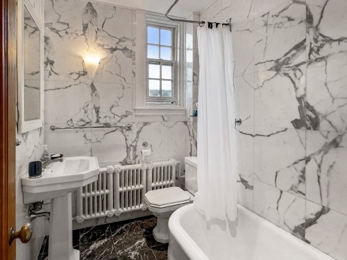 Bathroom - 12-44 Ch. Academy, Westmount, QC - Indoor Photo Showing Bathroom
