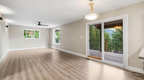 2227 Allshouse Road, Summit Lake, BC - Indoor
