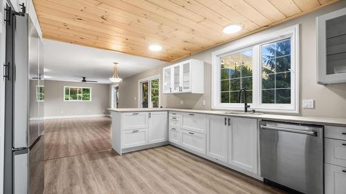 2227 Allshouse Road, Summit Lake, BC - Indoor Photo Showing Kitchen With Upgraded Kitchen