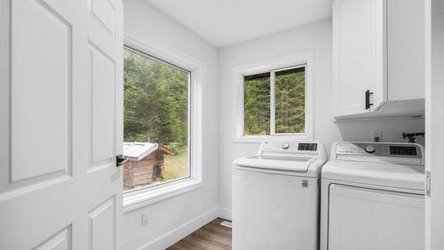 2227 Allshouse Road, Summit Lake, BC - Indoor Photo Showing Laundry Room