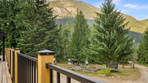 2227 Allshouse Road, Summit Lake, BC - Outdoor