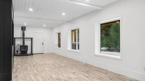 2227 Allshouse Road, Summit Lake, BC - Indoor Photo Showing Other Room