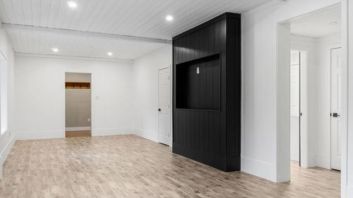 2227 Allshouse Road, Summit Lake, BC - Indoor Photo Showing Other Room