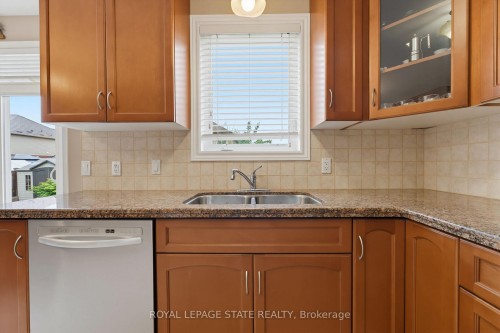 73 Degrow Crescent, Hamilton, ON - Indoor Photo Showing Kitchen With Double Sink