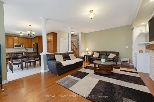 73 Degrow Crescent, Hamilton, ON - Indoor Photo Showing Living Room
