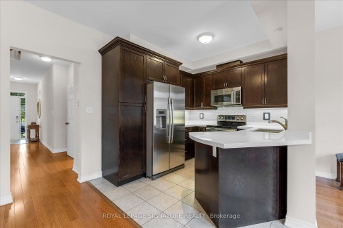 33 Browview Drive, Hamilton, ON - Indoor Photo Showing Kitchen
