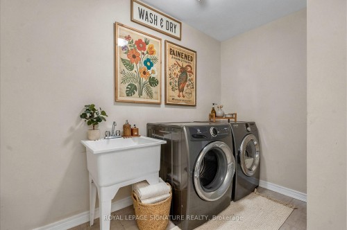 33 Browview Drive, Hamilton, ON - Indoor Photo Showing Laundry Room
